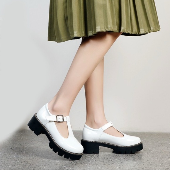 SHOE DAZZLE White Mary Jane Chunky Heels Platform T-Strap Pumps Preppy Size 11 - Picture 6 of 6